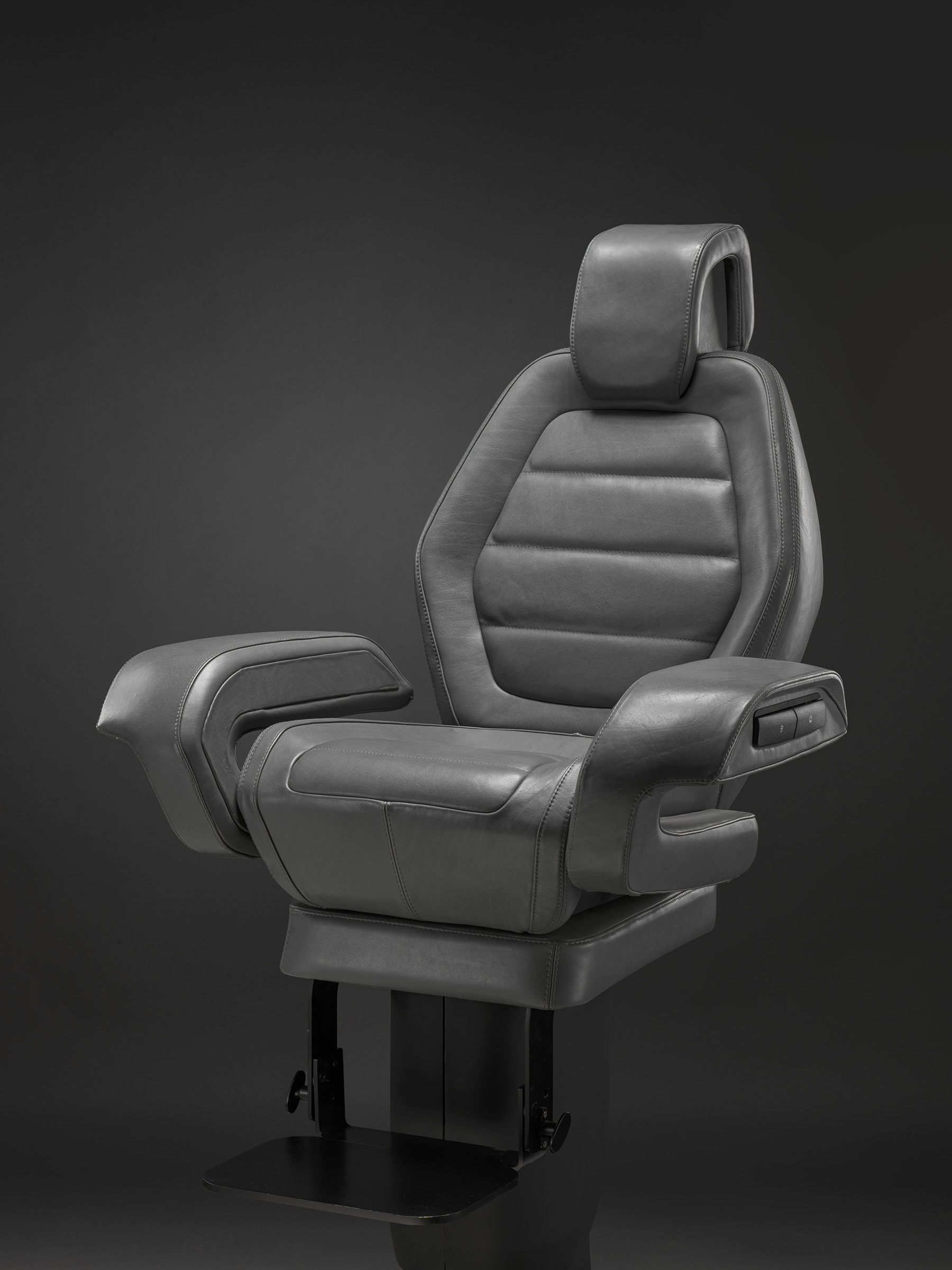 Good End Price Made In Italy Ergonomically Designed Handmade Luxury Yacht Helm Seat With Arm Rest