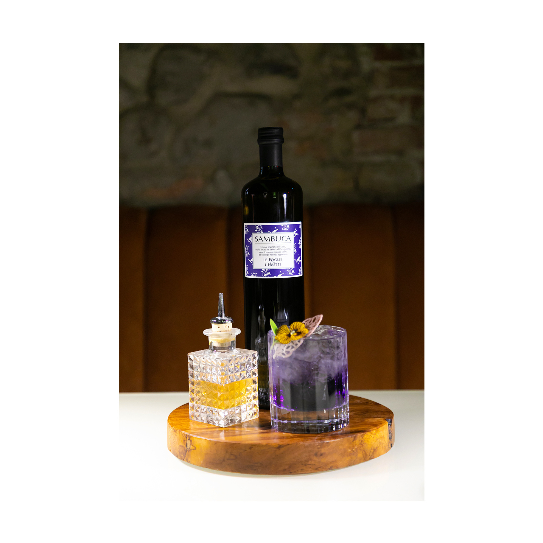 PRIME QUALITY ITALIAN ANISE LIQUEUR 700ml SAMBUCA CLEAN TASTE AND GREAT FINISH WHITE SPIRIT