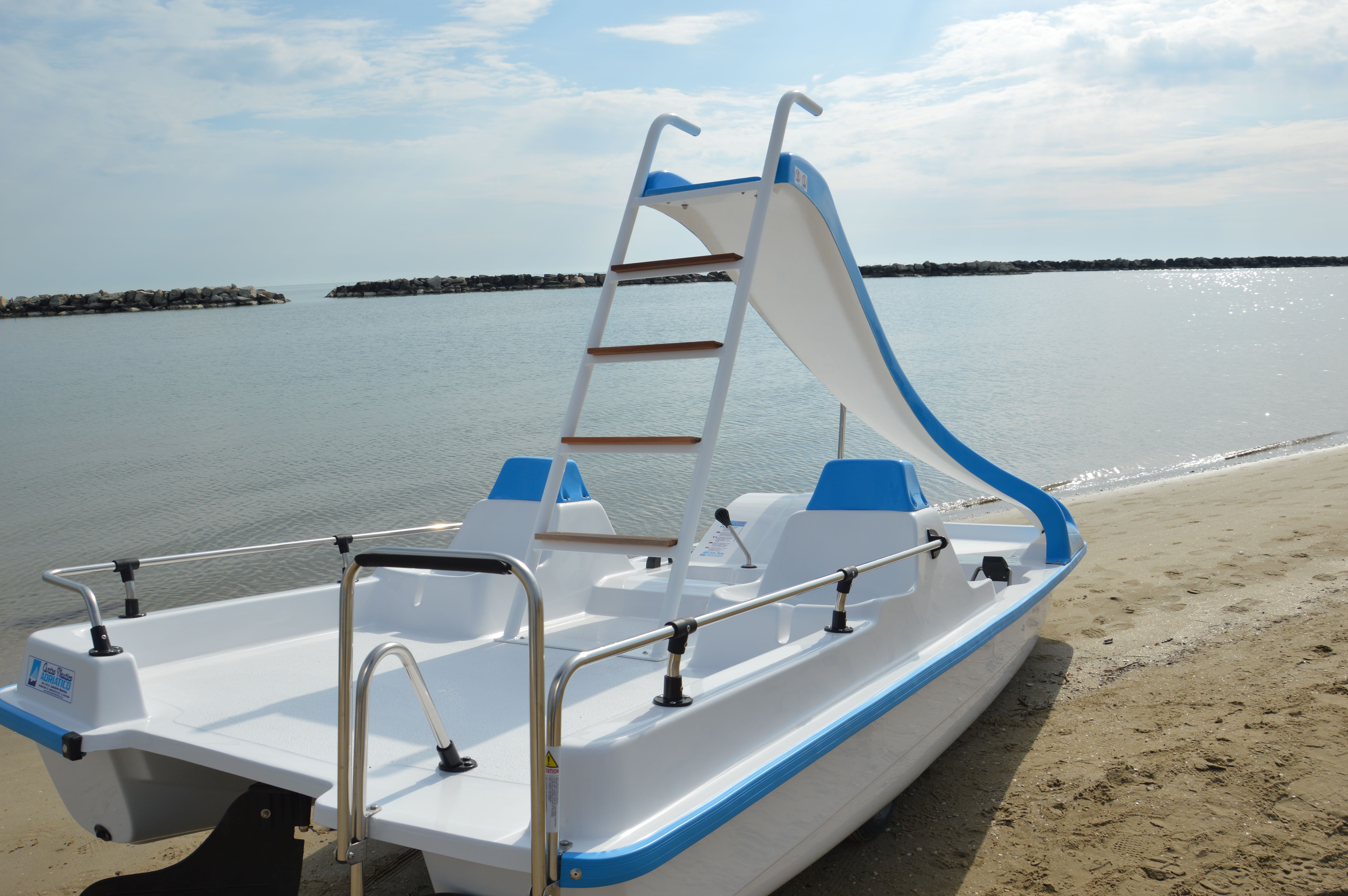 High italian Quality fiberglass CORNER SLIDE 5 person pedal boat CAPRI 4  for kids and adult