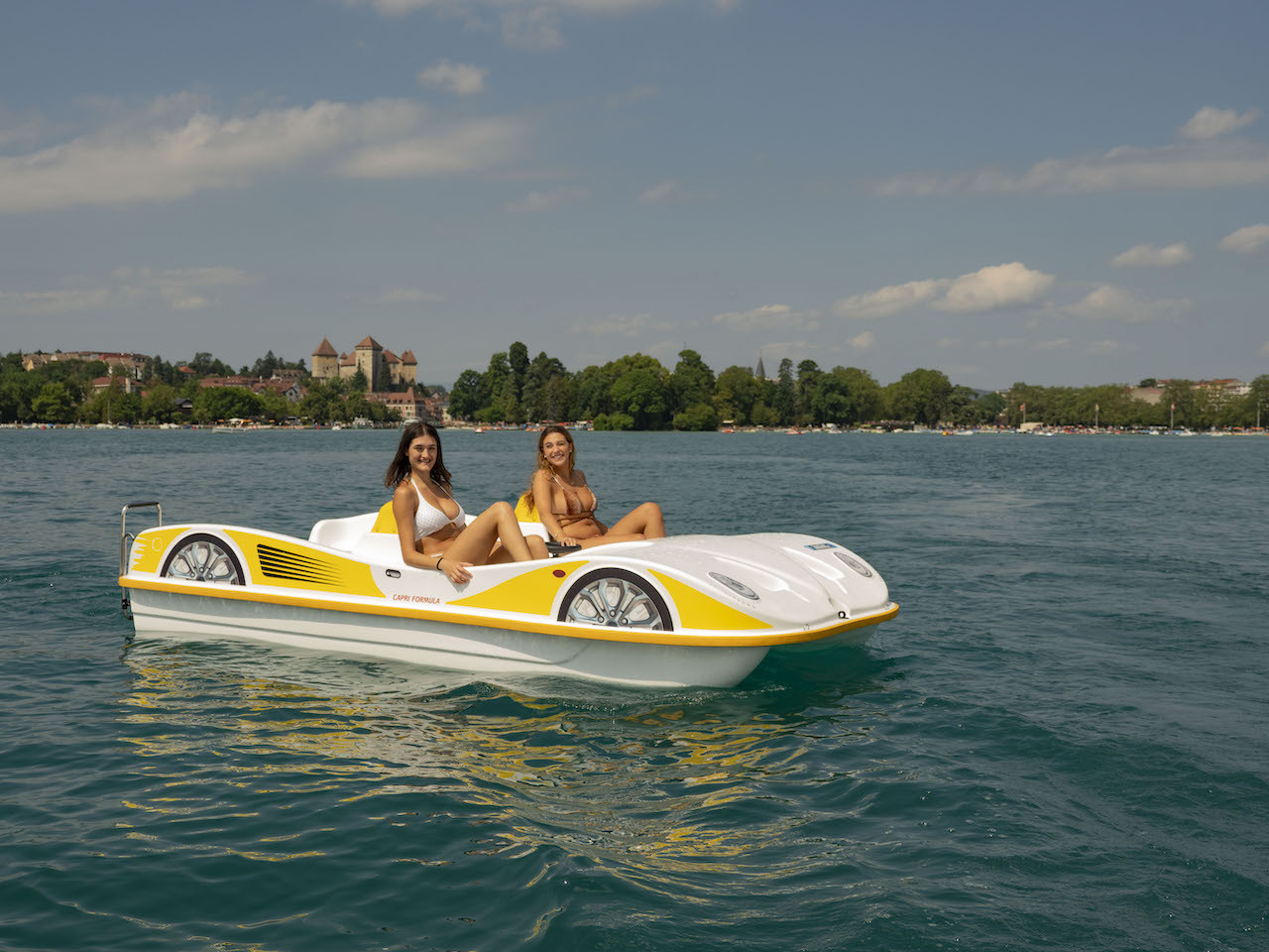 High italian Quality fiberglass MAXI SLIDE 4 person pedal boat CAPRI FORMULA 3,30 for kids and adult