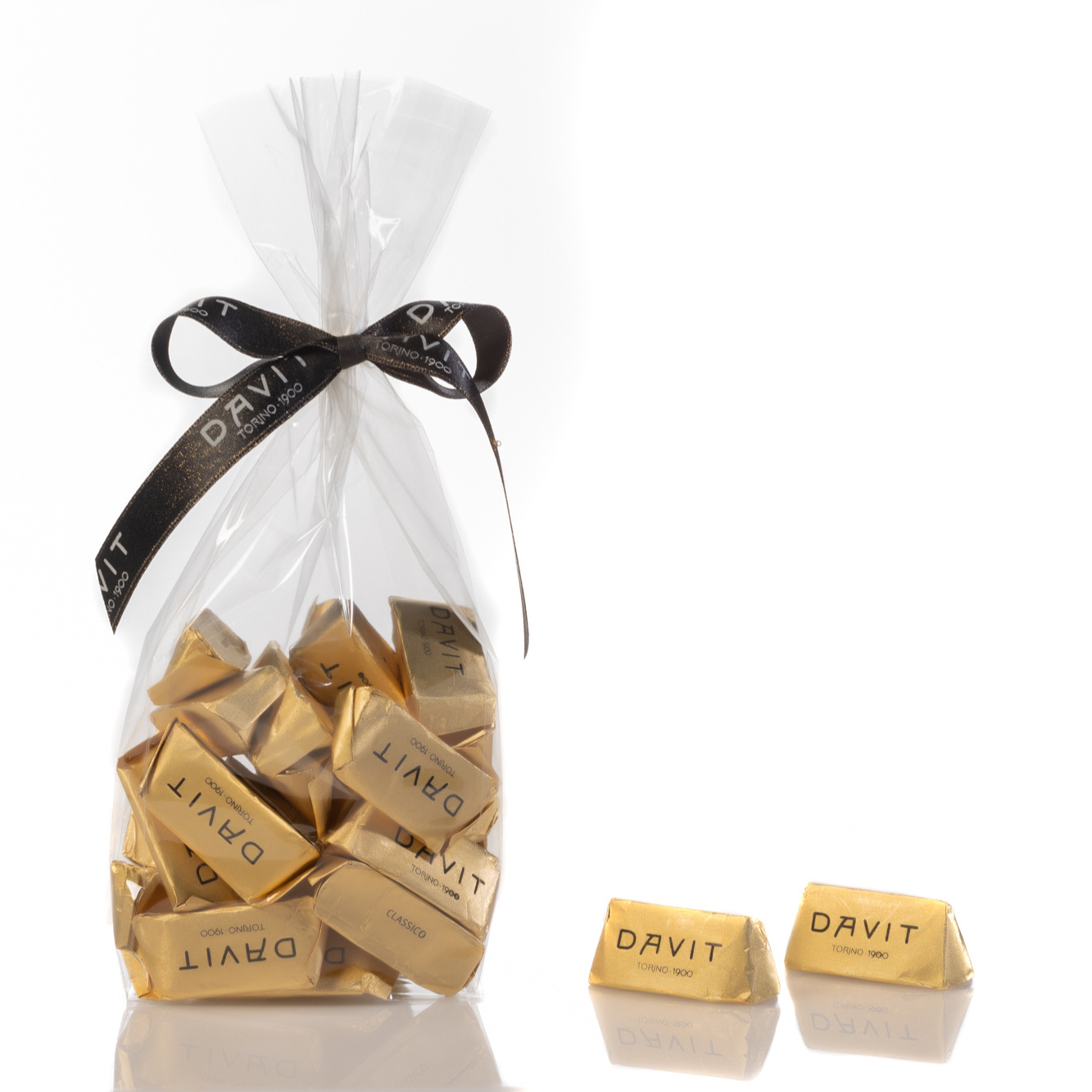 Premium Italian dark and milk chocolate with hazelnut Classic Gianduiotto