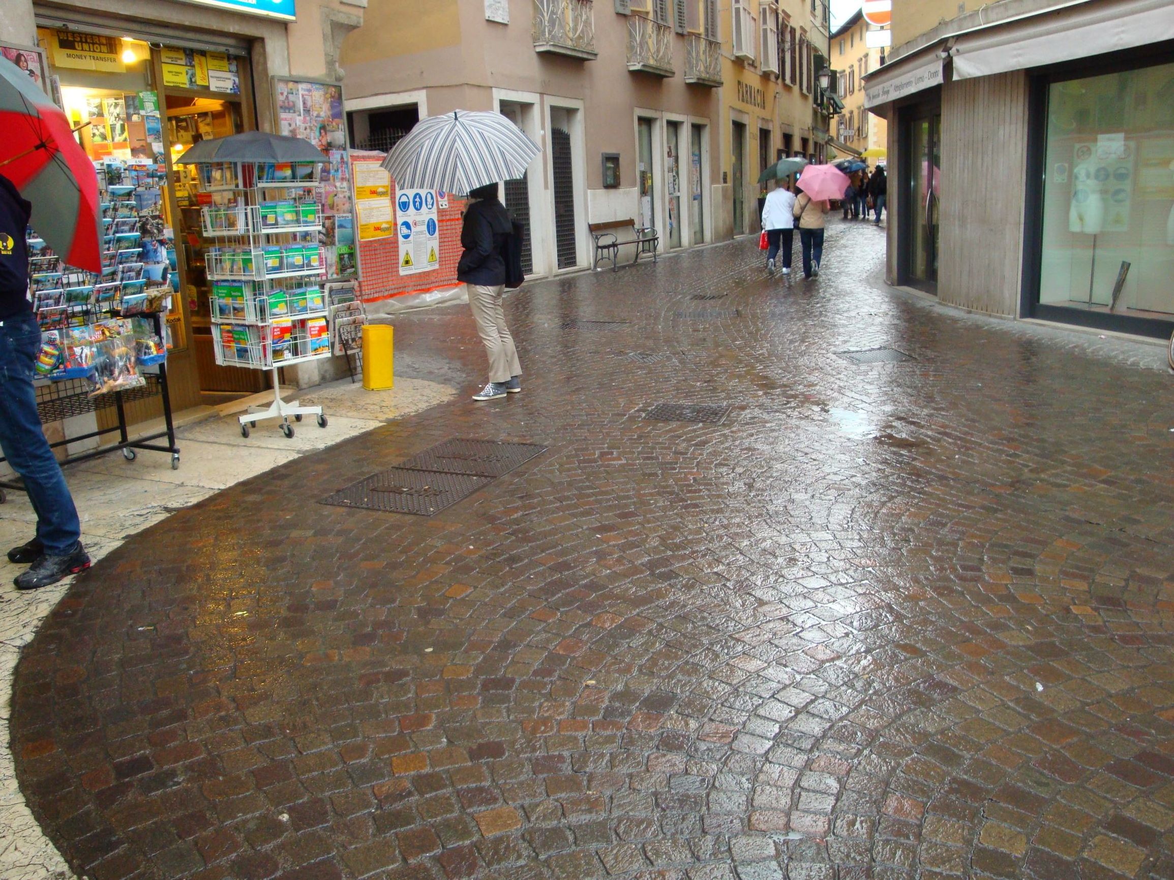 Holler Porfidi Brand PCU1.3.4 square-shaped Italian Stone Cubes For Covering The Pedestrian Areas Floorings