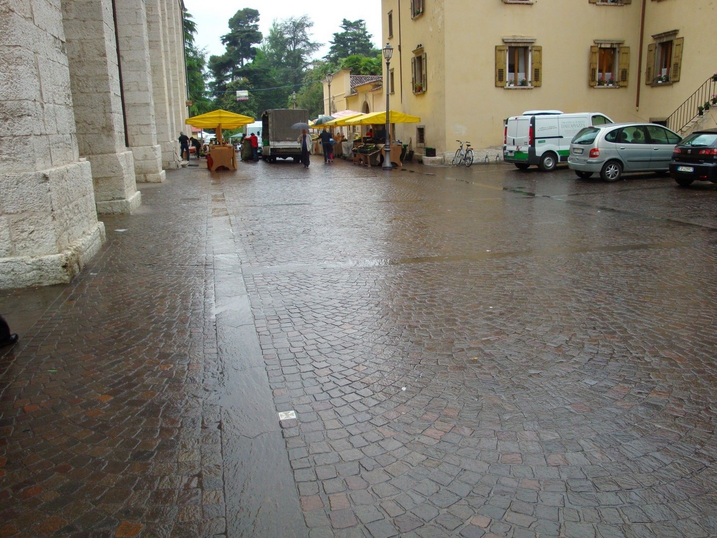 Holler Porfidi Brand PCU1.3.4 square-shaped Italian Stone Cubes For Covering The Pedestrian Areas Floorings