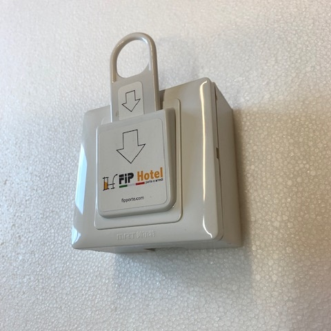 Energy saving pocket for savings on the electricity consumption of your hotel rooms, hotels and b&bs