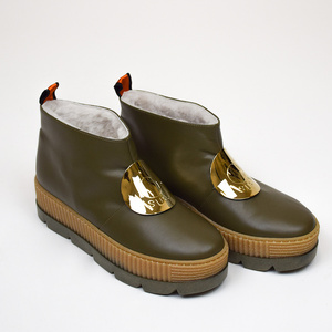 Best Design Calf Leather with Merinos Lining Olive Colour Chelsea Boots for Ladies Causal Style with Gold Accessories