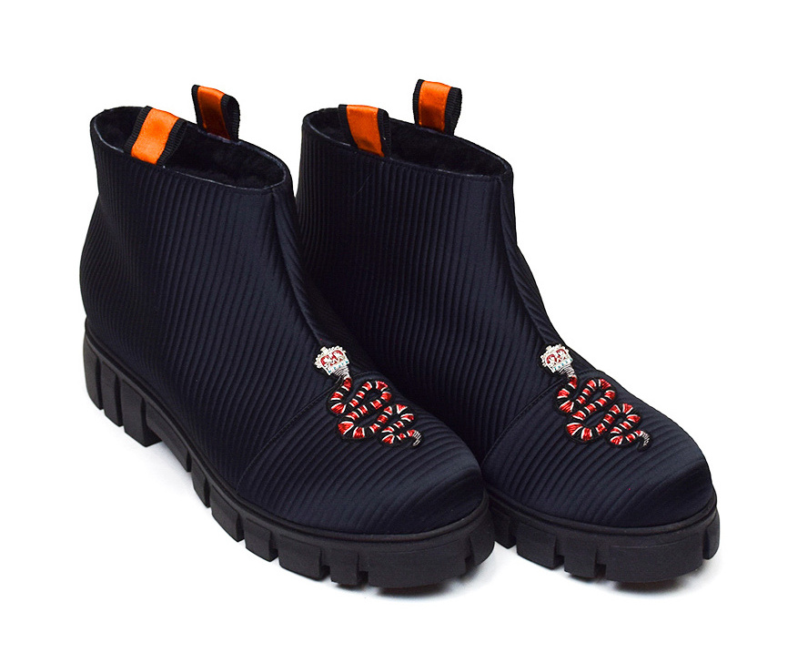 High Quality Black Fabric and Merinos Inside Chelsea Boots with Snake Image for Ladies Causal Style for Extra Comfort