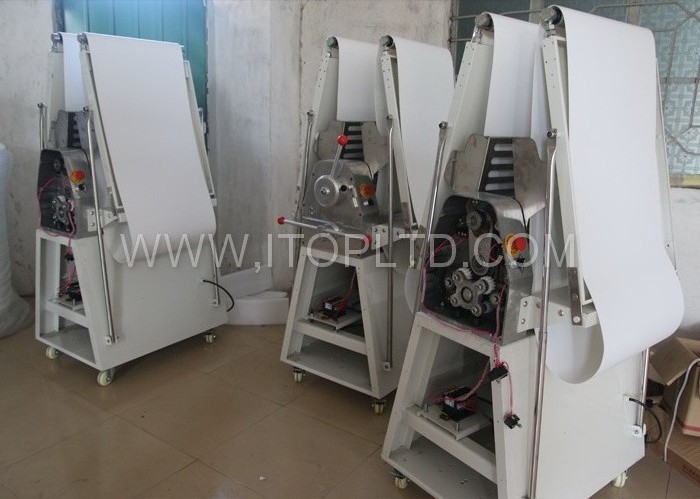 Pastry sheeter/dough sheeter Pizza Noodles Dough Sheeter Machine/Croissant Production Line Snack Making Bakery Machine