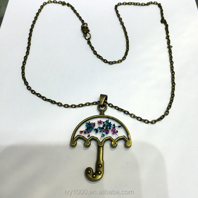 China Wholesale Vintage Alloy Rectangle Resin Real Dried Pressed Flowers Pendant Necklace