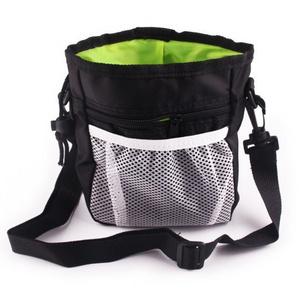 Hot Sale Oxford Polyester Fabric Pet Cross body Treat Bag Dog Training Bag with Clip Shoulder Strap