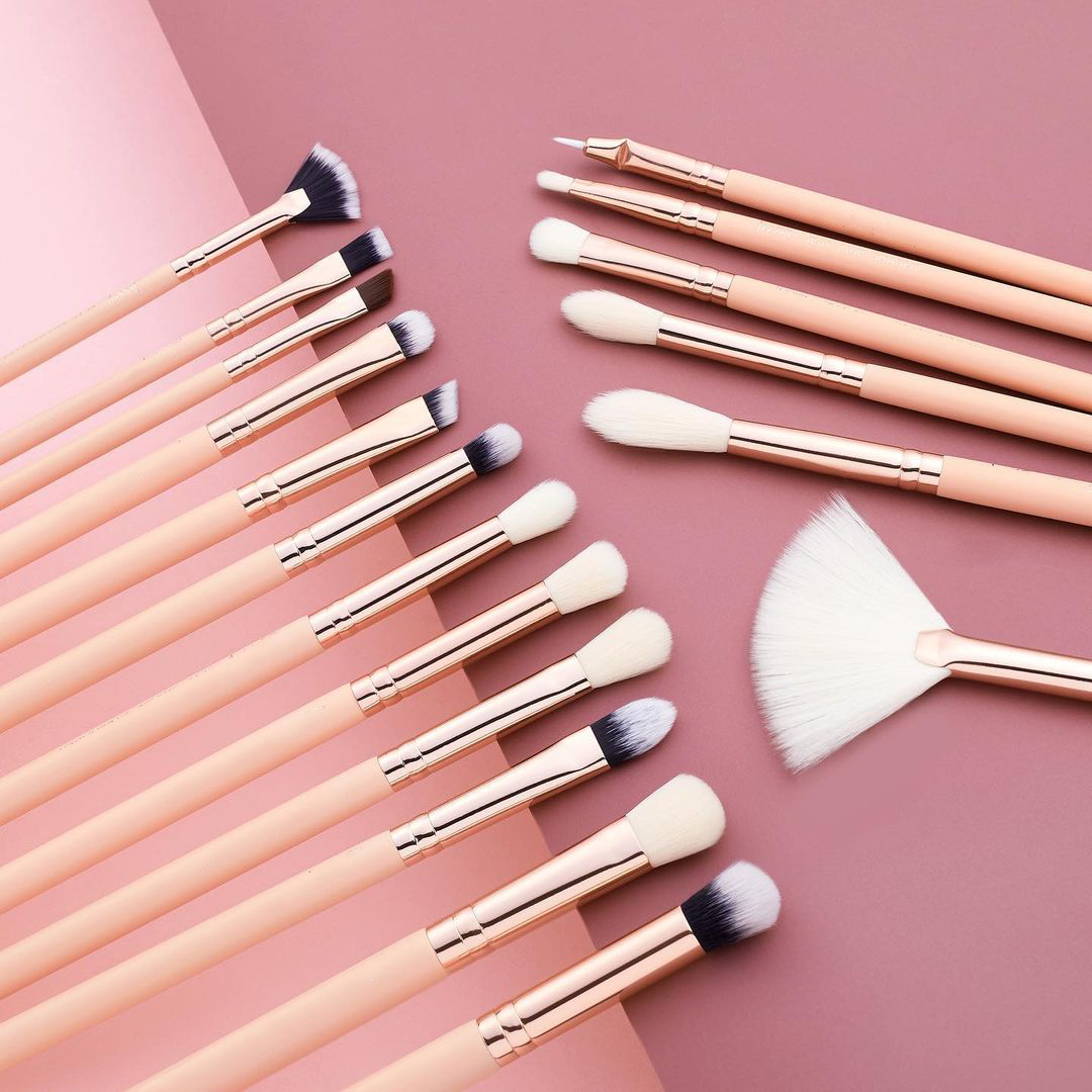 Free Sample Makeup Brushes/Crystal Black Handle Makeup Brush Set/Custom Logo Make Up Brushes 13pcs 18pcs brush set