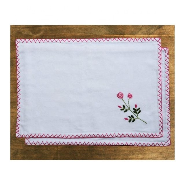 2023 Concise Tailor Made Sizes 42*32cm Floral Frame Design Embroidered 100% Cotton Linen Dining Table Mats Kitchen Home Decors