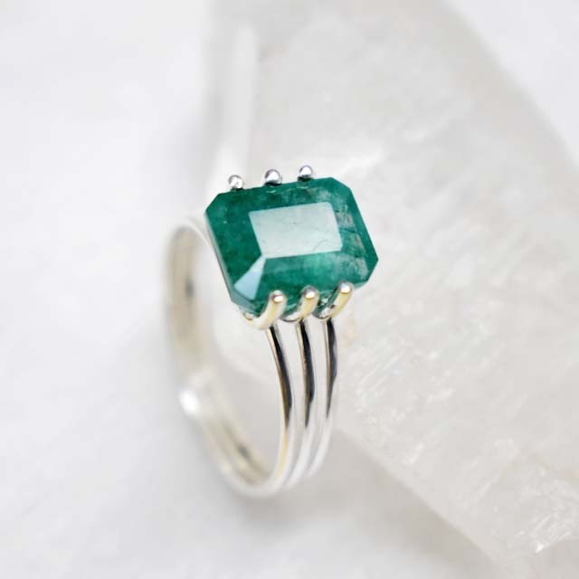 Custom Jewelry Trending Gorgeous Colombian Emerald Solitaire Band Prong Set Solid 925 Sterling Silver Dainty Wholesale Bulk Ring