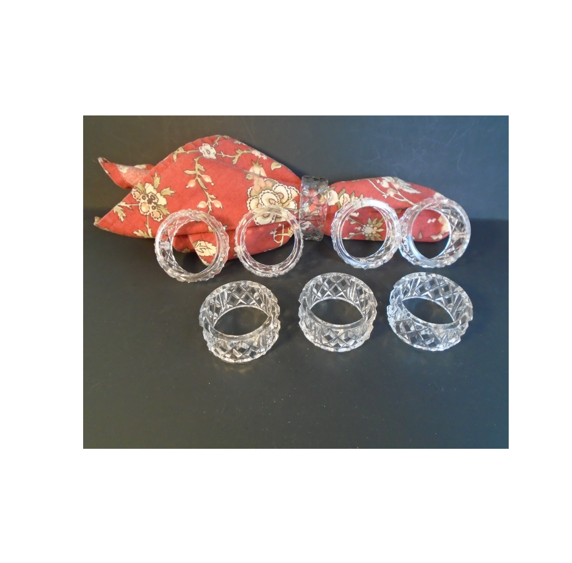 Factory wholesale Acrylic napkin ring diamond cut design butterfly napkin buckle for hotel table decoration items