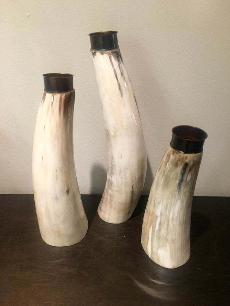 Wholesale Buffalo horn candles stand unique design piece and natural black horn color with wood base with sale