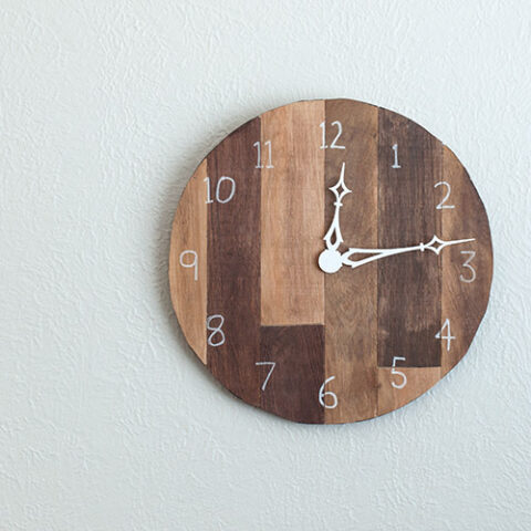 High quality wood wall clock decorative Farmhouse Wooden 18 Inch Round Battery Operated Hanging Wall Clock