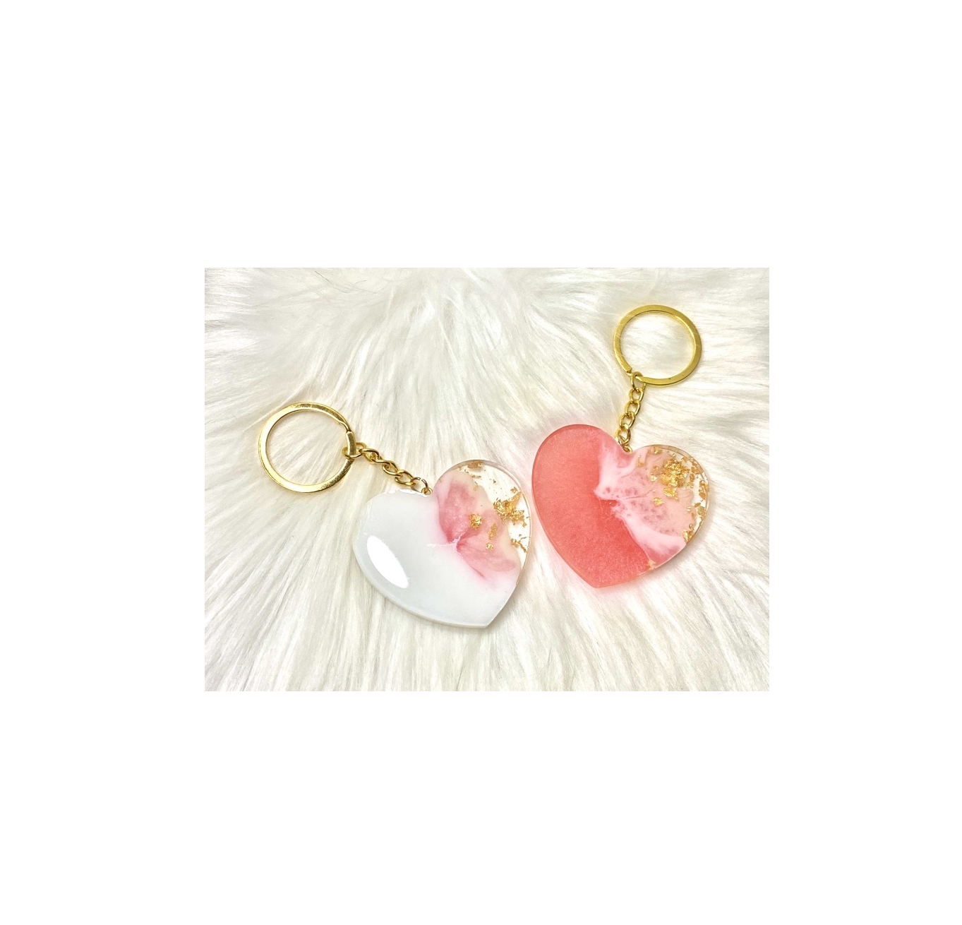 Accessories Resin Love Keychain Creative Bag Pendant wholesale Cute Car keychain for 3 piece with pink and white color