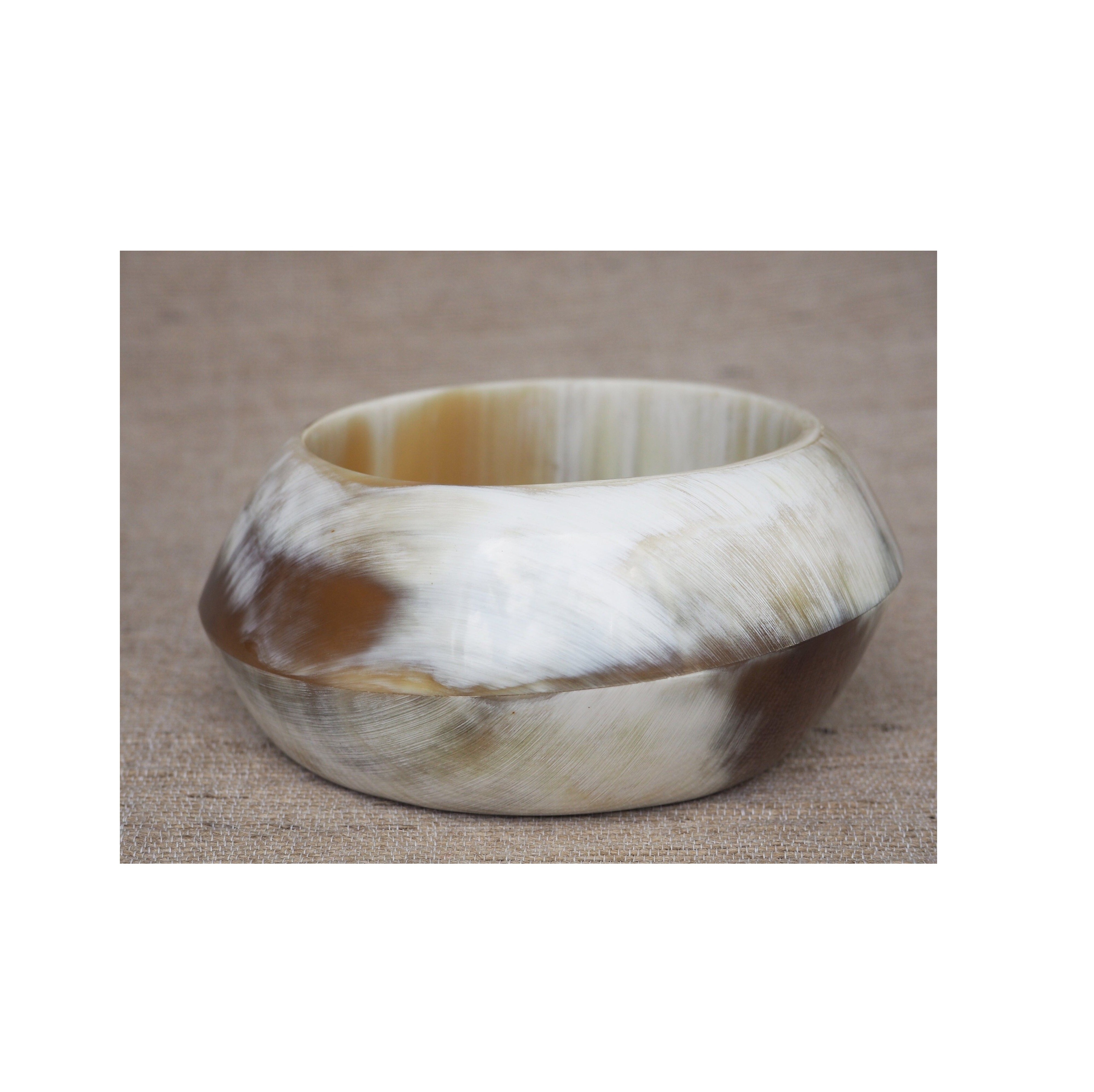 Buffalo horn bangles cuffs and bracelets suitable for jewelry designers and jewelry stores for hot sale product