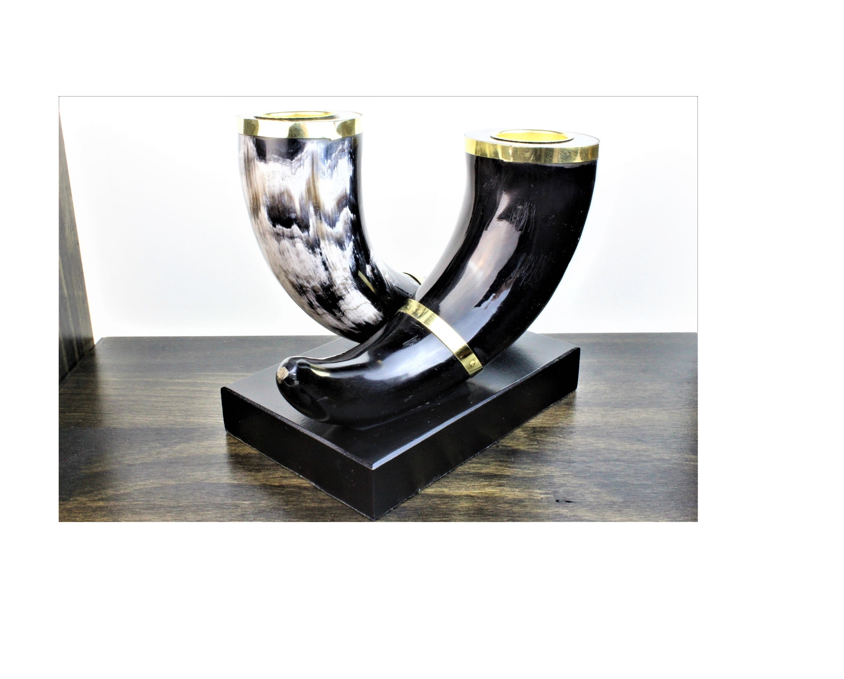 Wholesale Buffalo horn candles stand unique design piece and natural black horn color with wood base with sale