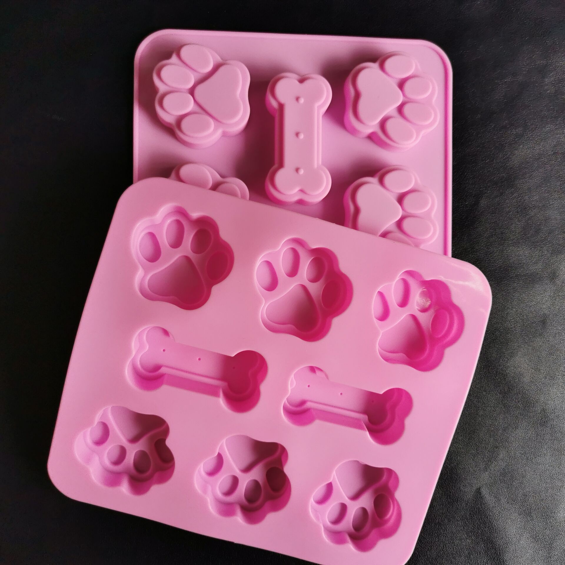 BPA Free Wholesale  8 Holes Paw Print Dog Bone Shaped  Cake Molds Silicone Chocolate Moulds and Candy Molds