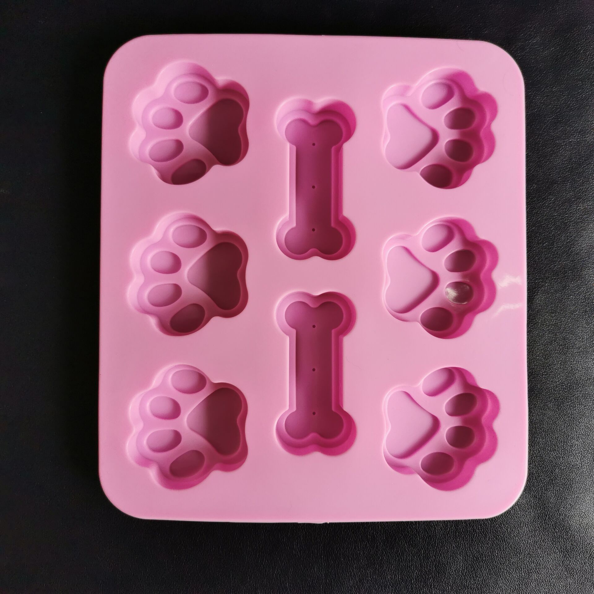 BPA Free Wholesale  8 Holes Paw Print Dog Bone Shaped  Cake Molds Silicone Chocolate Moulds and Candy Molds