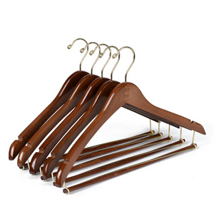 Factory Price Curved Wooden Hangers Suit Coat with Locking Bar Gold Hooks