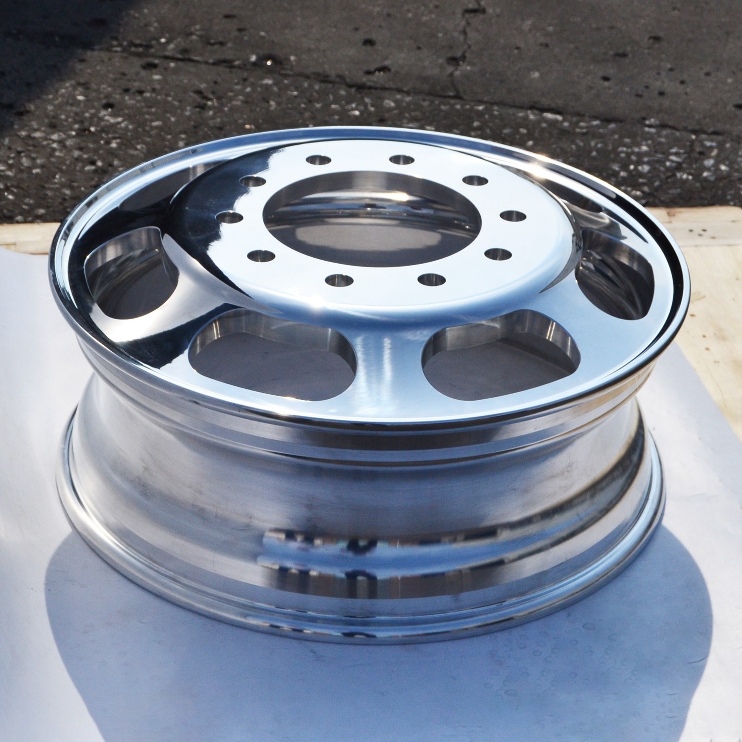 Truck wheel 26x8.25 polished alloy wheel and wheel blank