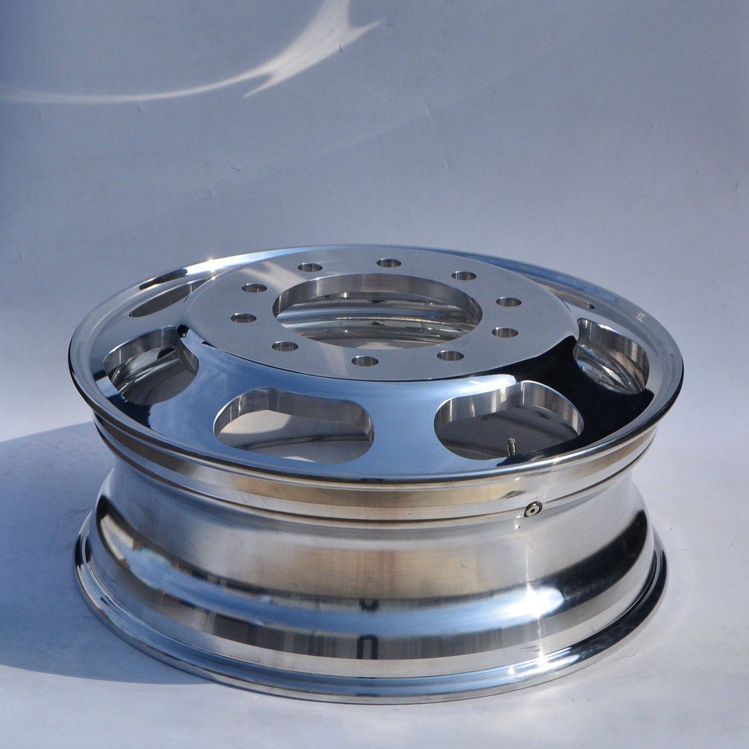 Truck wheel 26x8.25 polished alloy wheel and wheel blank