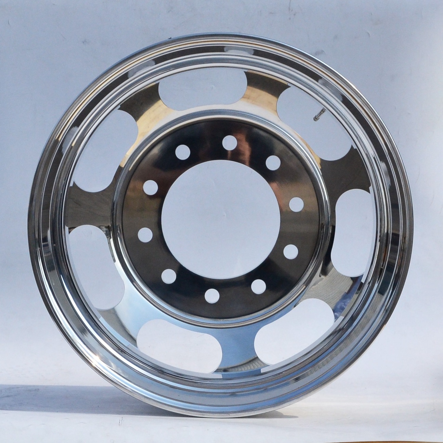 Truck wheel 26x8.25 polished alloy wheel and wheel blank