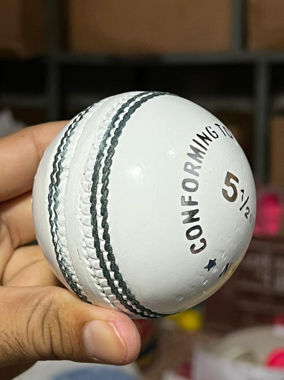 Custom Logo Cricket Hard Ball Wholesale Hand Stitched 50 Overs High Premium Quality Leather Red White Bowling Machine Balls