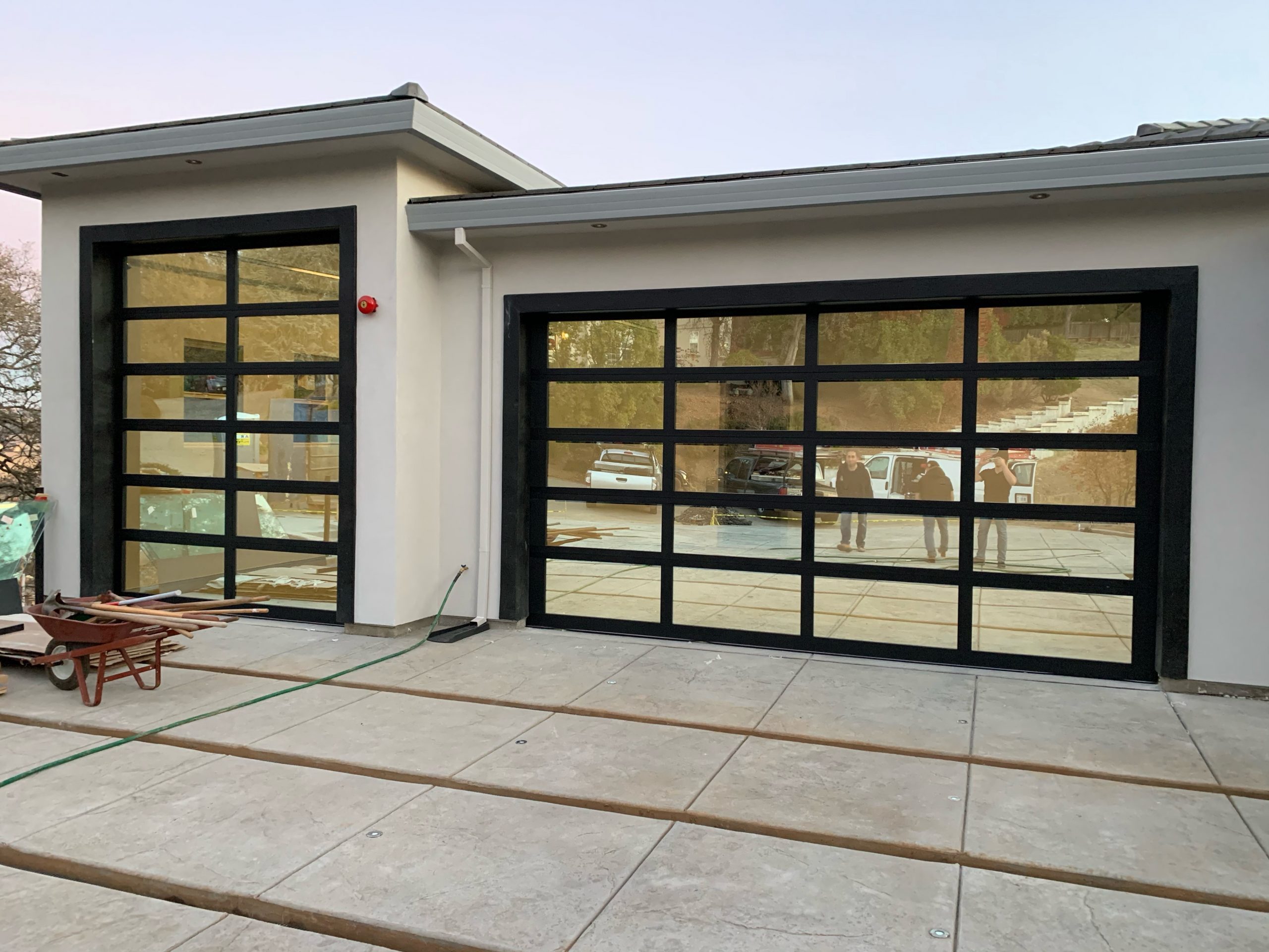 Mirror Garage Door High Standard Frameless Aluminum Reflective Glass Graphic Design Key Lock Modern Aluminum Alloy Finish Villa