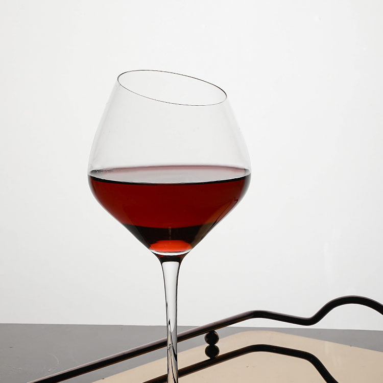 Jinbaijia Round creative personalized customization support OEM / ODM novelty Oblique mouth shape red wine Glasses