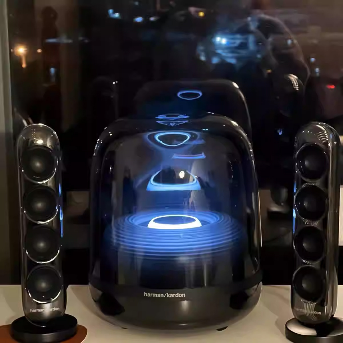 Original Harman Kardon Soundsticks 4 Speaker Wireless JBL Speaker Deep Bass and Inspiring Industrial Design