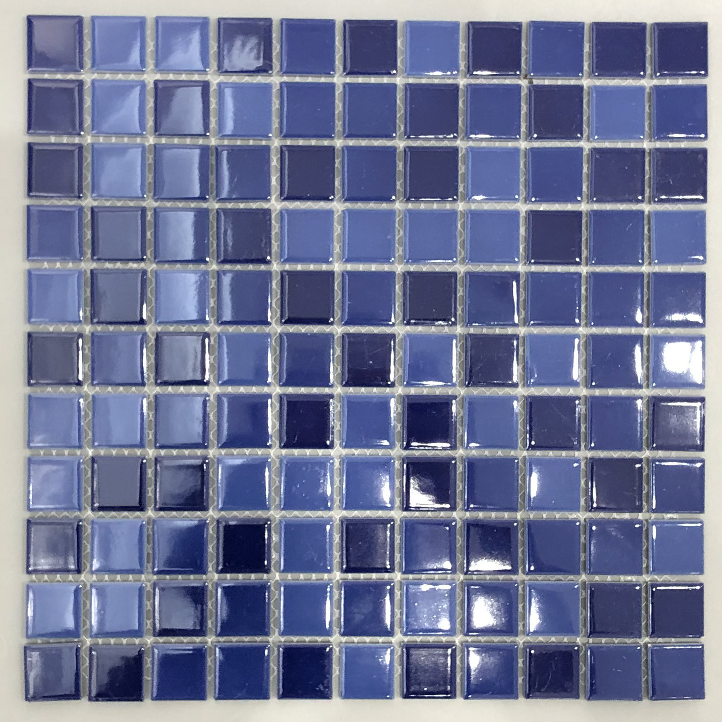 Modern European Style Porcelain Ice Crack Mosaic Tiles Glazed for Bathroom Outdoor Swimming Pool and Background Wall or Floor