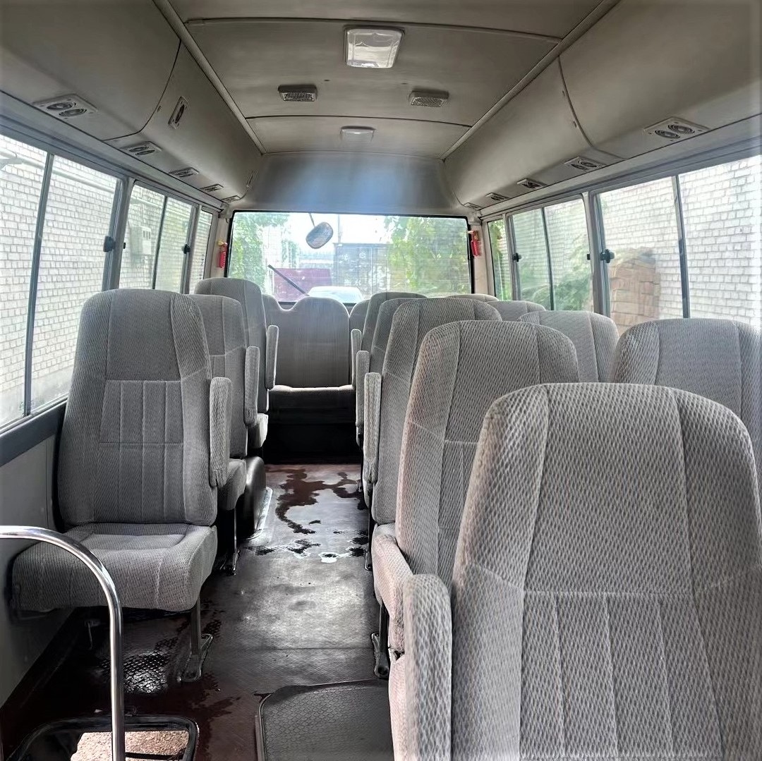 Spots Goods Used Luxury Toyota Coaster Bus Seat 30 Seaters Coaches Toyota Coaster Bus for Sale