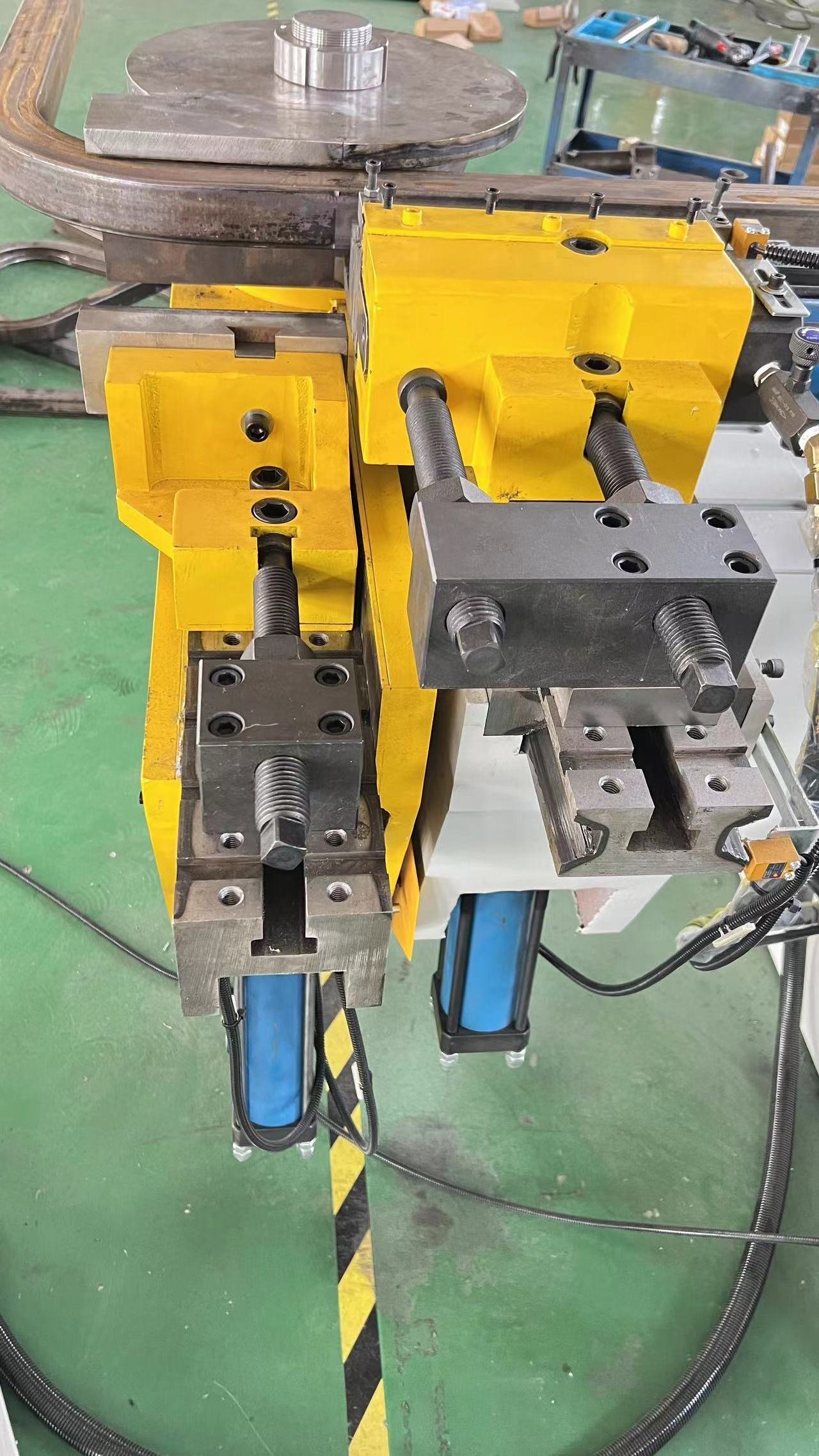 High-accuracy pipe bender rectangular circular square tube  automatic metal  pipe bending machine for fitness equipment parts