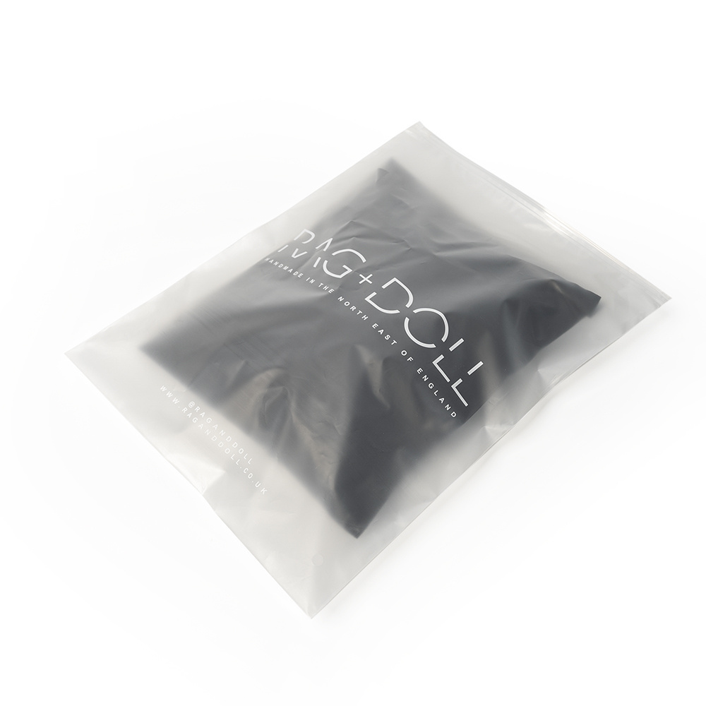 2023 Hot Custom Cloth Clear Zip Lock Bags Matte PVC Plastic Shipping Frosted Zipper Bags