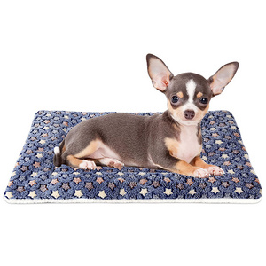 Custom portable dog beds cat sleeping self heating plush pet heating mats warmer heated pet cat mats bed for dog