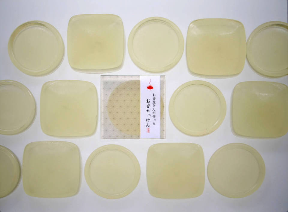 Bulk wholesale skin whitening soaps handmade natural for bathroom