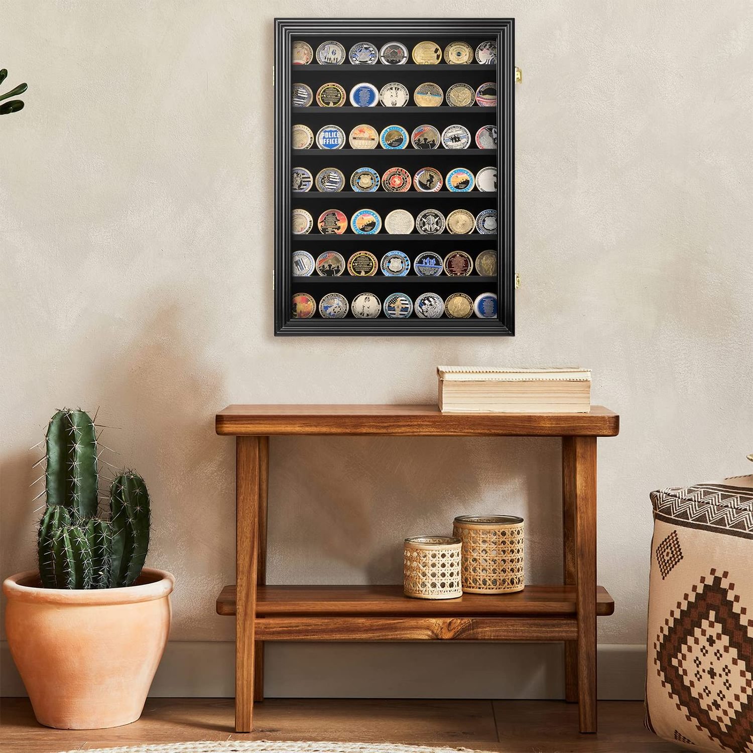 Factory Wholesale Black Challenge Coin Display Case Wall Mount Cabinet Collection Challenge Coin Display Wood