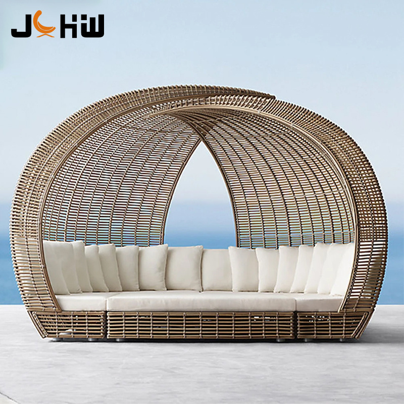 Villa Hotel Patio Luxury Sunbed Pool Rattan Outdoor Furniture Aluminum Frame Round Shape Sofa Outdoor Daybed With Canopy