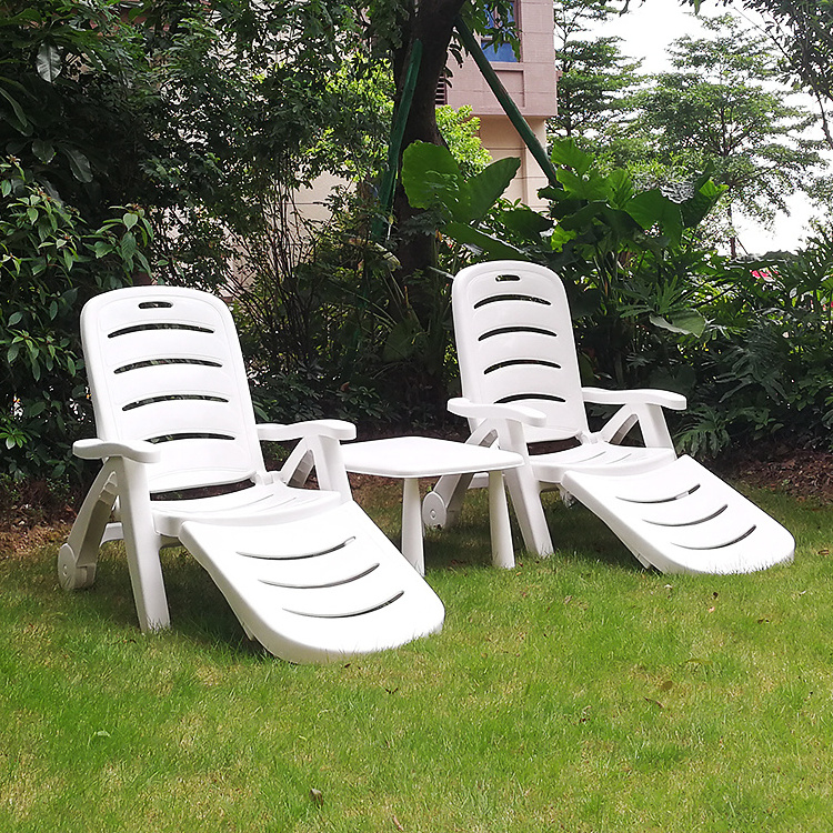 Wholesale sun lounger outdoor modern folding plastic beach chair portable lounge chair