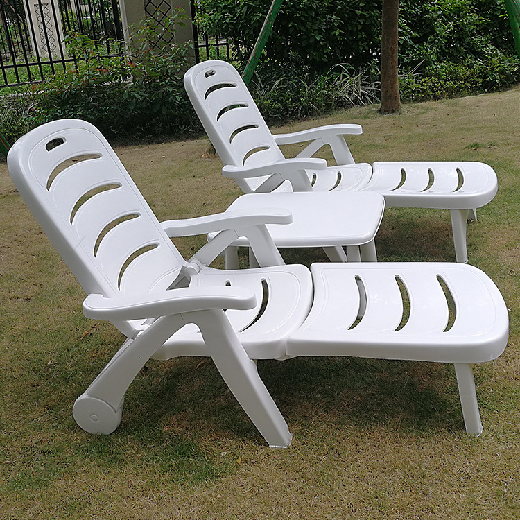 Wholesale sun lounger outdoor modern folding plastic beach chair portable lounge chair