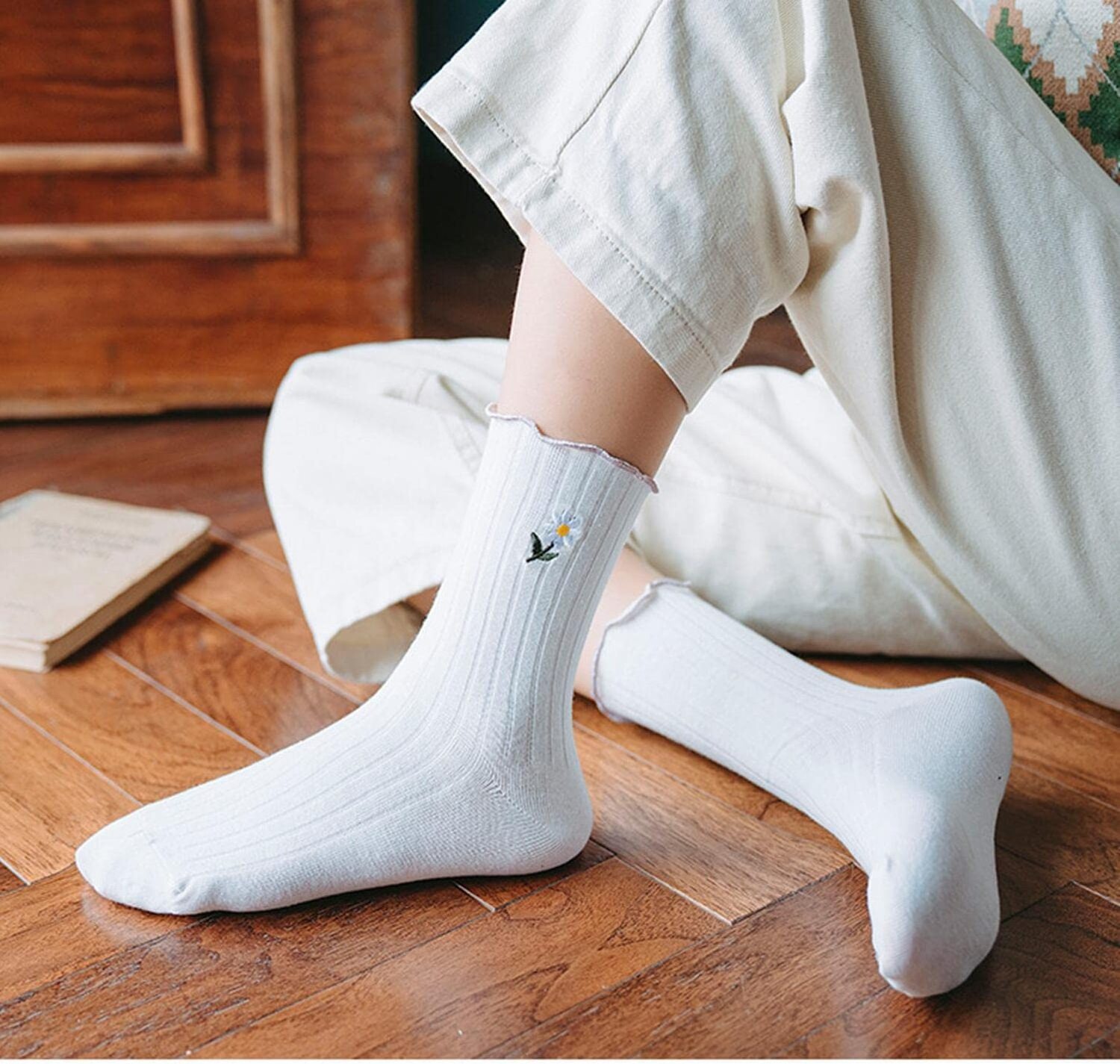 low moq hot selling women cute cotton casual Sock flower lace crew custom sock fashion socks