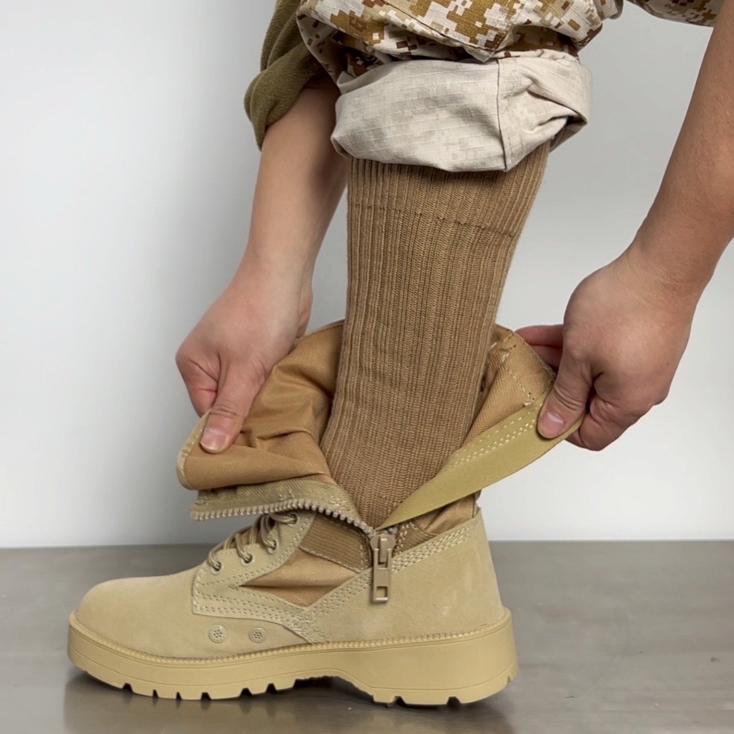 OEM Warm Heavy Duty Patrol Woolen Blending Boots Sock Mil Grade Desert Khaki Calf Tactical Wool Boot Socks