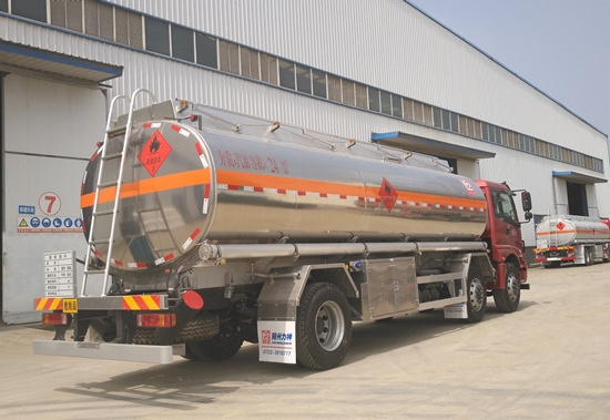 Foton 24m3 Tanker Truck/ oil tanker for transportation