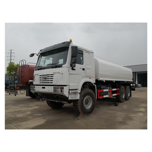 SINOTRUK HOWO 6x6 24000L water tank truck