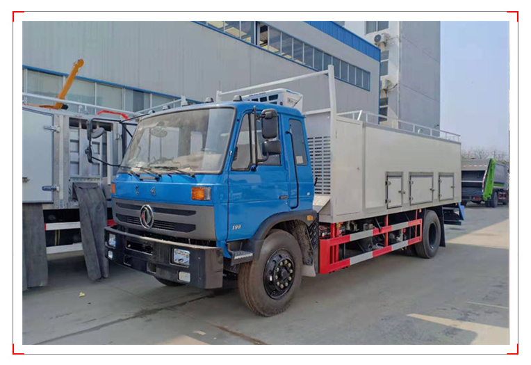 Dongfeng 5 tons 8000L live fish transport truck