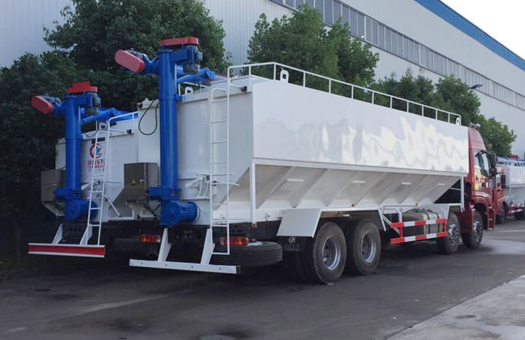 Foton 40m3 Bulk Feed Truck For Sale