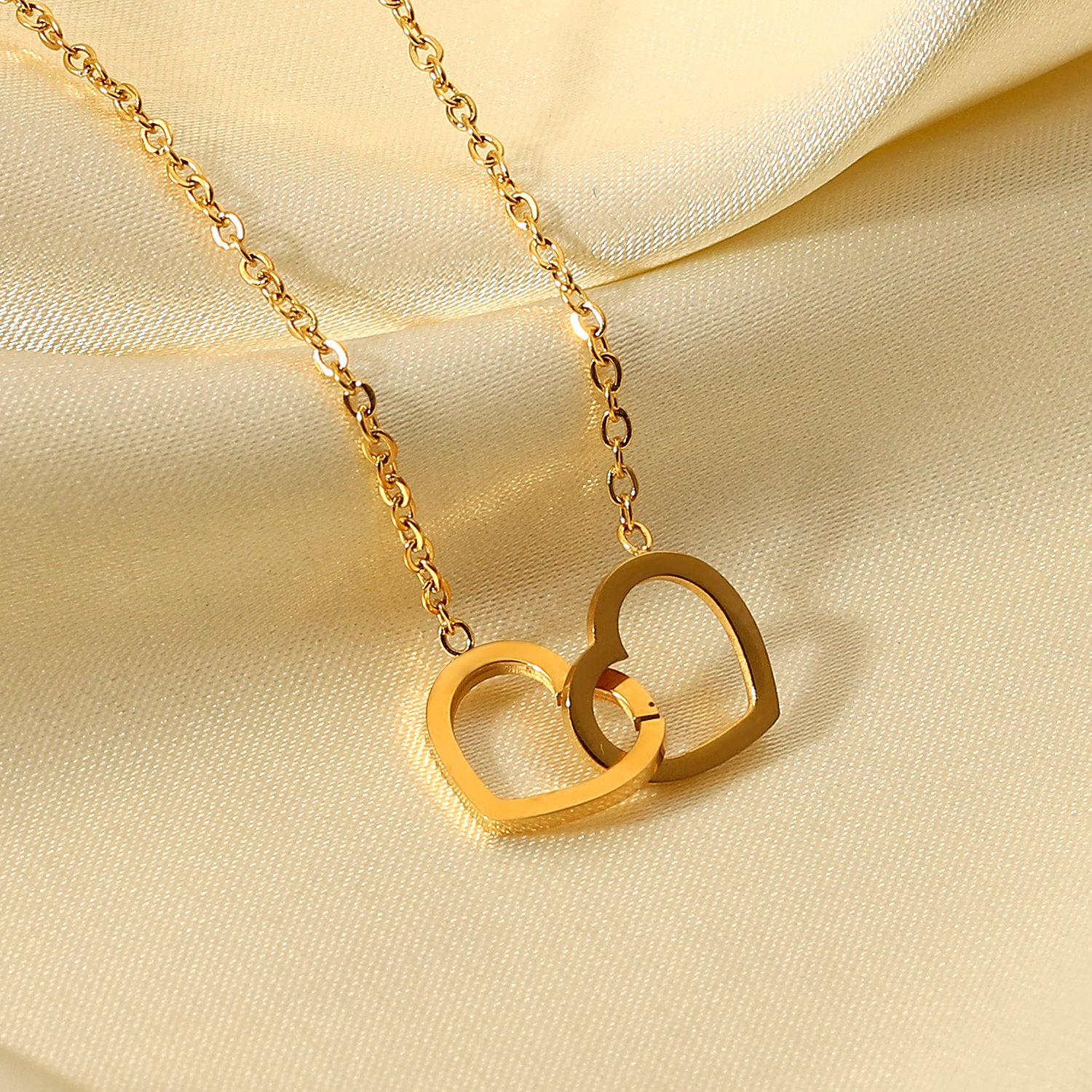 Romantic Gift Stainless Steel 18K Gold-plated Thin Chain Double Heart Ring Pendant Necklace For Women