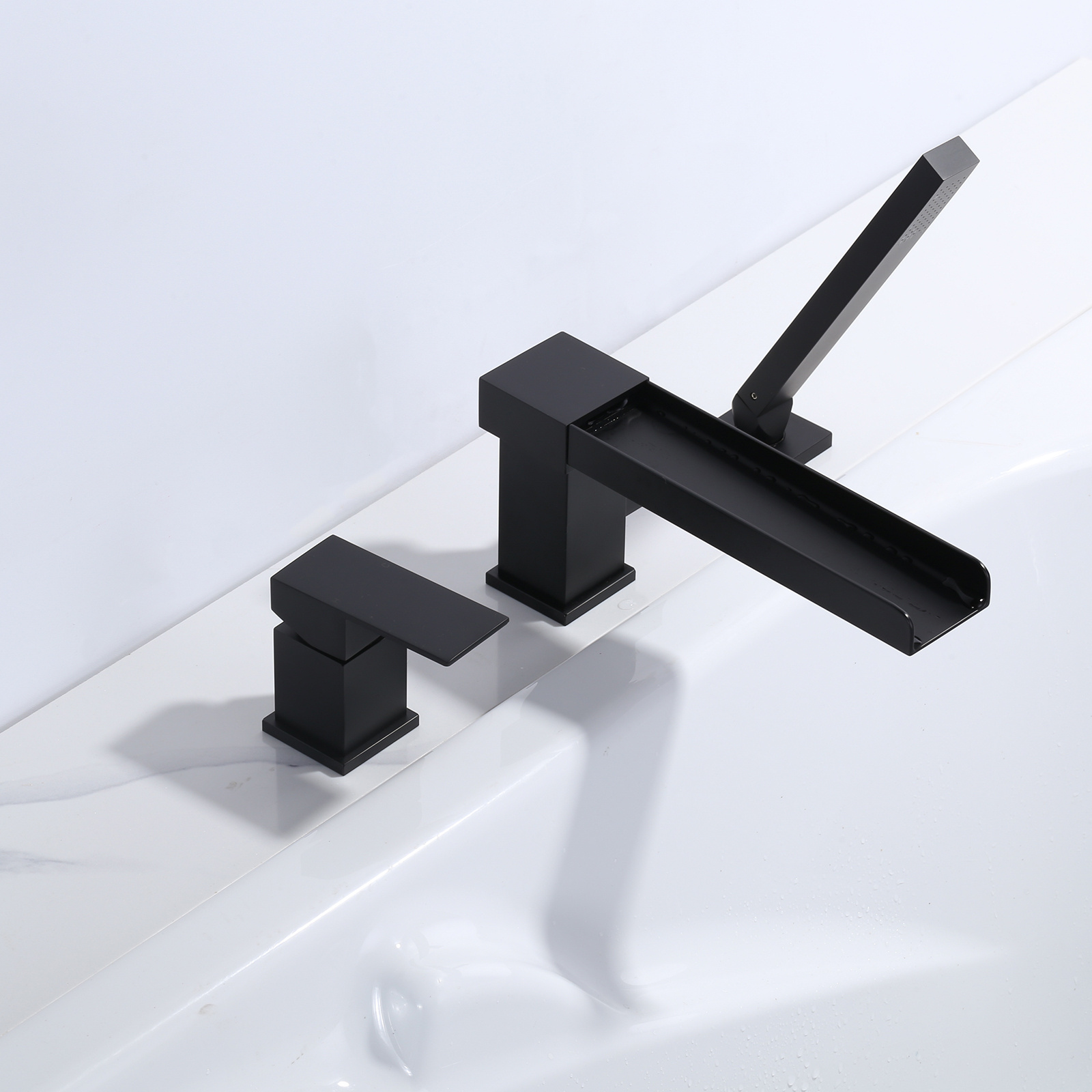 Waterfall Roman Tub Faucets with Hand Shower Deck Mount Washroom Brass Tub Filler Bathtub Faucet